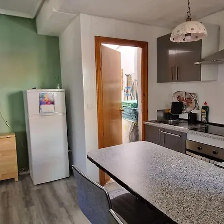 Oscar's Chillout House By The Сasa de vacaciones *