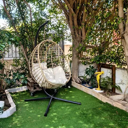 Oscar's Chillout House By The Сasa de vacaciones